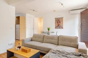 Living area - Yamas Urban Living Palatino swimming pool Jem (Agios Tychon)
