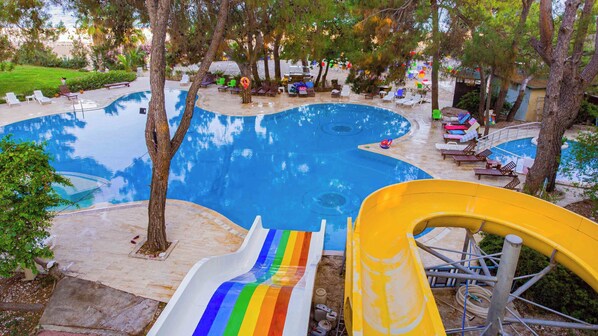 Seasonal outdoor pool