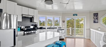 Block Island Home - 4 Bedroom home on West Beach Road w/ Panoramic Ocean Views