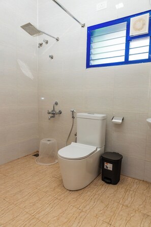 Deluxe Double Room | Bathroom