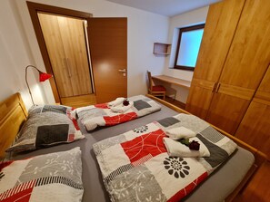 2 habitaciones, wifi gratis y ropa de cama