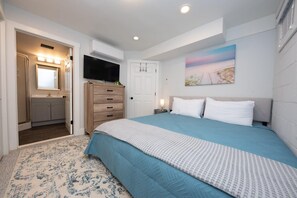 1 bedroom, iron/ironing board, WiFi, bed sheets - Ocean City Gem | Walk to Beach + Patio + Parking (Ocean City)