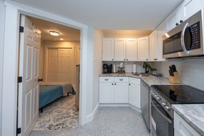 Fridge, microwave, oven, stovetop - Ocean City Gem | Walk to Beach + Patio + Parking (Ocean City)