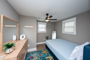 2 chambres, fer et planche à repasser, Wi-Fi, draps fournis