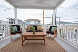 Property grounds - 3BR - Walk to Beach + Boardwalk | Near Downtown OC (Ocean City)
