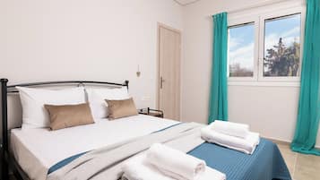 2 chambres, coffres-forts dans les chambres, fer et planche Ă repasser