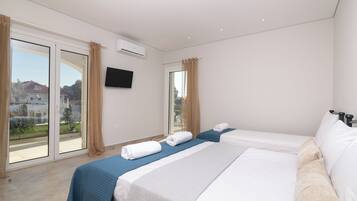 2 bedrooms, iron/ironing board, free WiFi, bed sheets