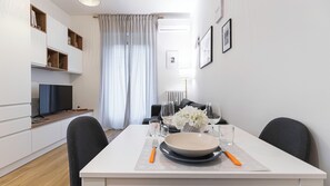 Apartment (1 Bedroom) | Dining room - Italianway - Marazzani 8 (Milan)