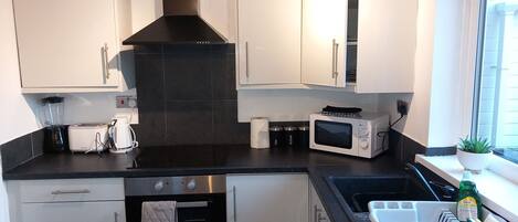 House | Private kitchen | Fridge, microwave, oven, stovetop