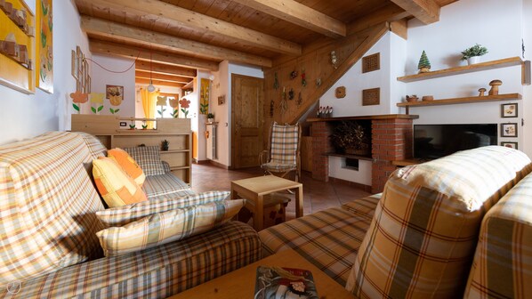 55-inch Smart TV with satellite channels