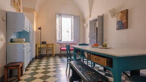 Appartement (2 Bedrooms) | Salle à manger