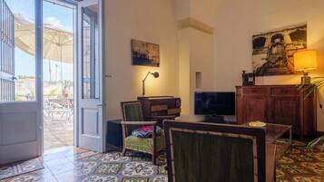 Apartment (2 Bedrooms) | Wohnbereich