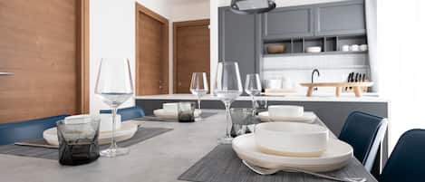 Apartment (2 Bedrooms) | Dining room