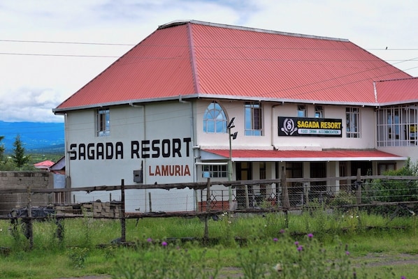 المنشأة من الخارج