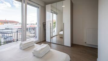Apartment (1 Bedroom) | 1 bedroom, desk, laptop workspace, iron/ironing board