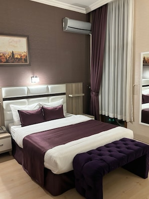 Classic Double Room, City View | Desk, free WiFi, bed sheets - Nil Hotel Istanbul City Center (Istanbul)