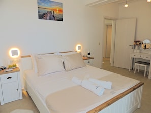 2 bedrooms, in-room safe, iron/ironing board, travel cot
