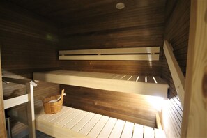 Standard Apartment | Bathroom | Shower, hair dryer, towels, toilet paper