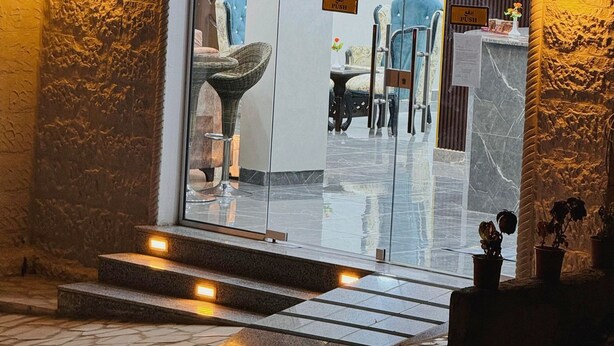 Pintu masuk hartanah