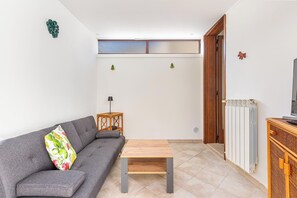 Apartment | Living area | Flat-screen TV - 3927 Casa Anja by Barbarhouse (Castrignano del Capo)