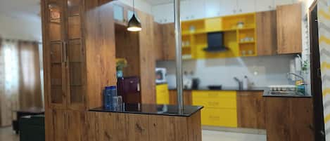 微波炉、炉灶、厨具/餐具