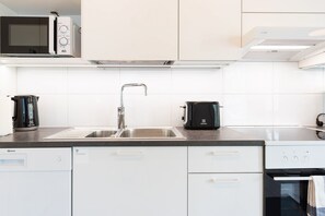 Standard Apartment | Private kitchen - Forenom Serviced Apts Turku Pansio (Turku)