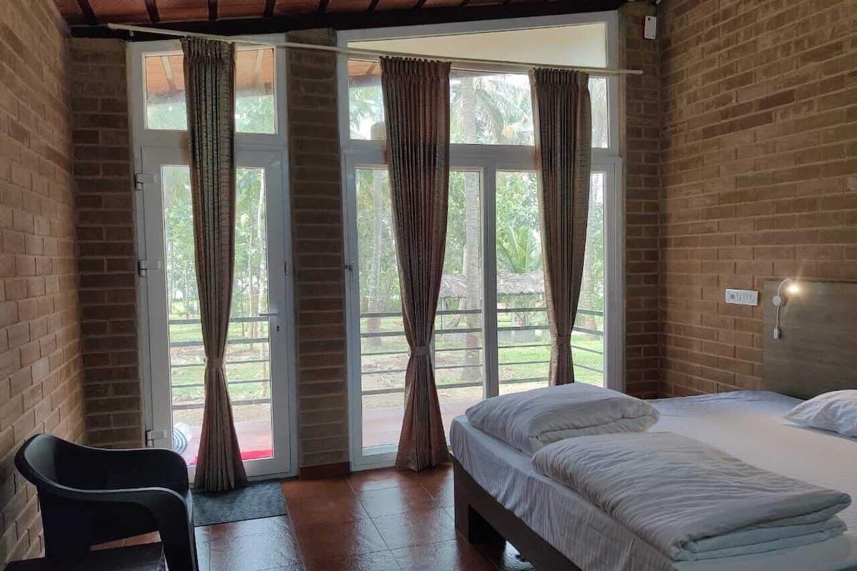 Lake View AC Earthen Cottage | 1 bedroom, free WiFi