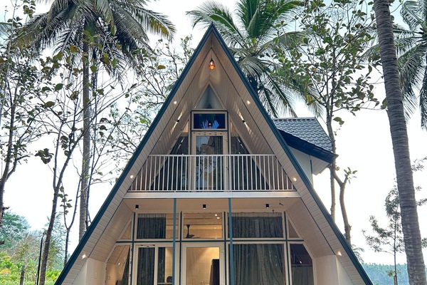 Ac Lake View A frame Cottage | WiFi (free)
