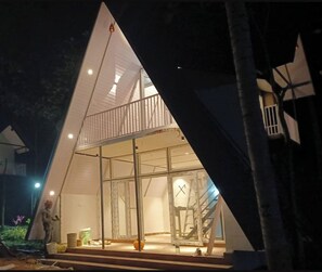 Ac Lake View A frame Cottage | Free WiFi