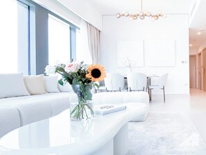 Apartment (2 Bedrooms) | Living room - Luxurious Burj Royale 2B Full Burj Khalifa View (Dubai)