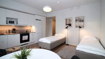 Standard Studio | 1 bedroom, blackout drapes, iron/ironing board, free WiFi