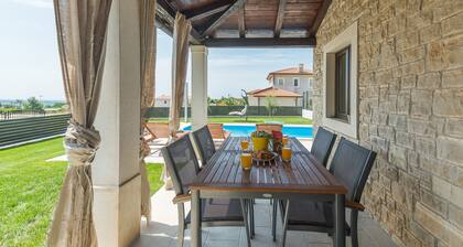 Beautiful family house Danica with private pool