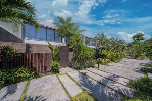 Garden - Umalas Creek Villas (Kerobokan)