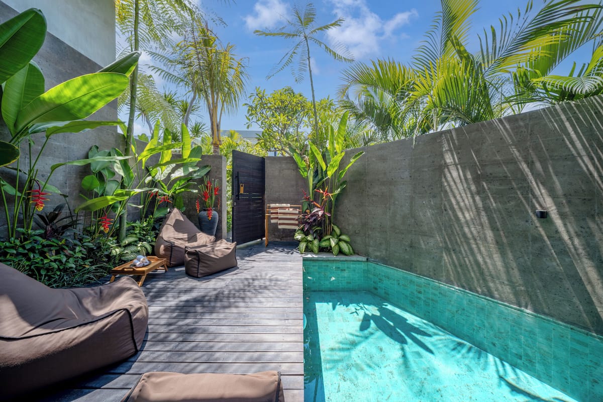 2BR Creekside Pool Villa with Shared Sauna, 107 sqm - Villa Prestige | Terrasse/Patio