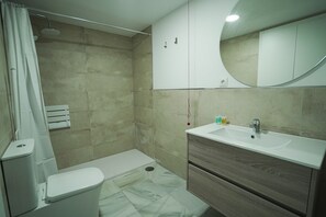 Shower, hair dryer, towels - Sunstay Relax 54 Rio Marina Nerja (Nerja)