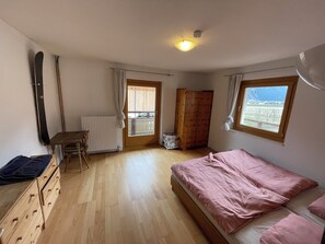 7 dormitorios, cuna de viaje, wifi y ropa de cama