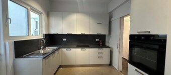 Big size appartment at the port of the old city of Nafplio with view to the sea.
