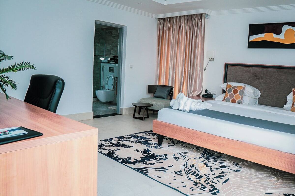 ห้องคลาสสิก, 1 ห้องนอน, ปลอดบุหรี่ | 1 ห้องนอน, โต๊ะทำงาน, พื้นที่ทำงานแบบใช้แล็ปท็อป, Wi-Fi ฟรี