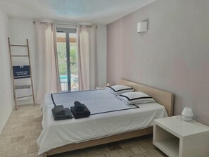 3 chambres, fer et planche à repasser, Wi-Fi gratuit, draps fournis