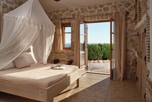 6 bedrooms, in-room safe, iron/ironing board, free WiFi - Astarte Villas - Diva Affluence with Private Pool (Zakynthos)