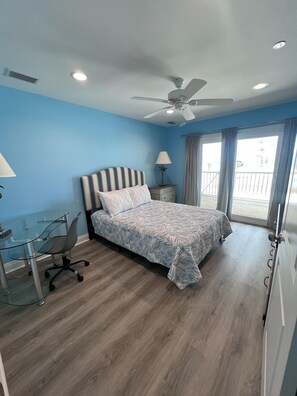 3 soverom, skrivebord, strykejern/-brett og wi-fi (inkludert)