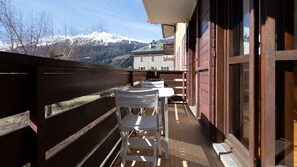 Apartemen (1 Bedroom) | Balkon