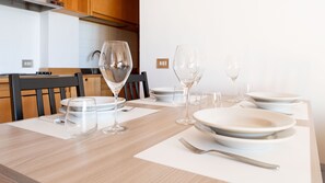 Apartemen (1 Bedroom) | Ruang makan