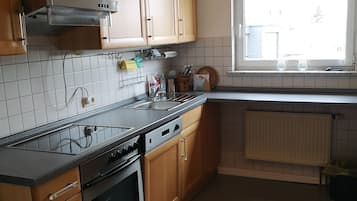 Kühlschrank, Ofen, Herdplatte, Geschirrspüler