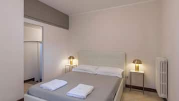 Apartment (1 Bedroom) | 1 bedroom, iron/ironing board, free cribs/infant beds, free WiFi