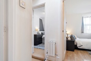 Apartament | 2 dormitoris, planxa i posts de planxar, wifi gratuïta i roba de llit