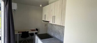 Luxcube 3 Komplette 2 Zimmer Unterkunft 27qm für bis zu 3 Erwachsenen Personen