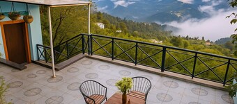 Mukteshwar 的 Kafal Pako 度假村 - 喜馬拉雅景觀度假村