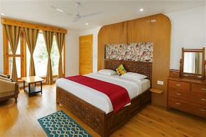 Habitación presidencial | Ropa de cama de alta calidad, insonorización y wifi gratis