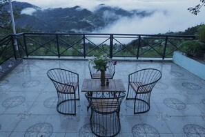 Presidential Room | Mountain view